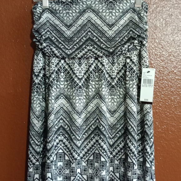 Ladies Beach Dress - Picture 1 of 3